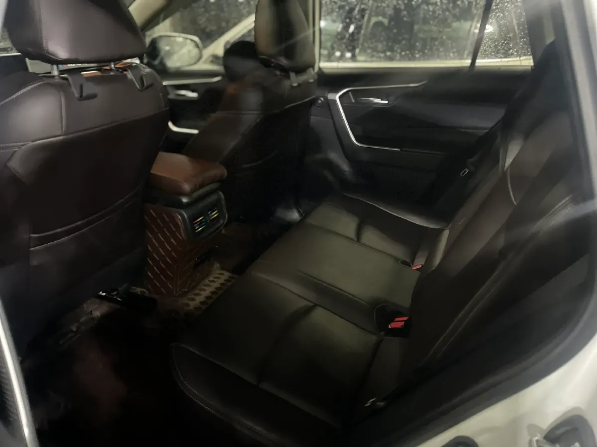 2021 Toyota RAV4 2.0L 171HP L4 CVT,autocango,china used car exporter,china ev exporter,chinese used car exporter,chinese used ev exporter