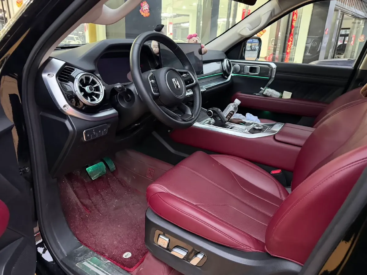 2024 Tank 400 2.0T 252HP L4 9AT PHEV 36.7/37.1KWH,autocango,china used car exporter,china ev exporter,chinese used car exporter,chinese used ev exporter