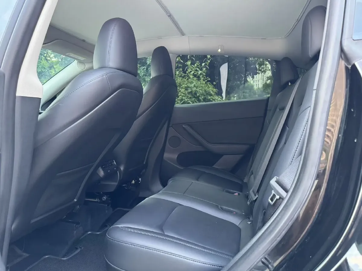 2022 Tesla Model Y BEV 60KWH,autocango,china used car exporter,china ev exporter,chinese used car exporter,chinese used ev exporter