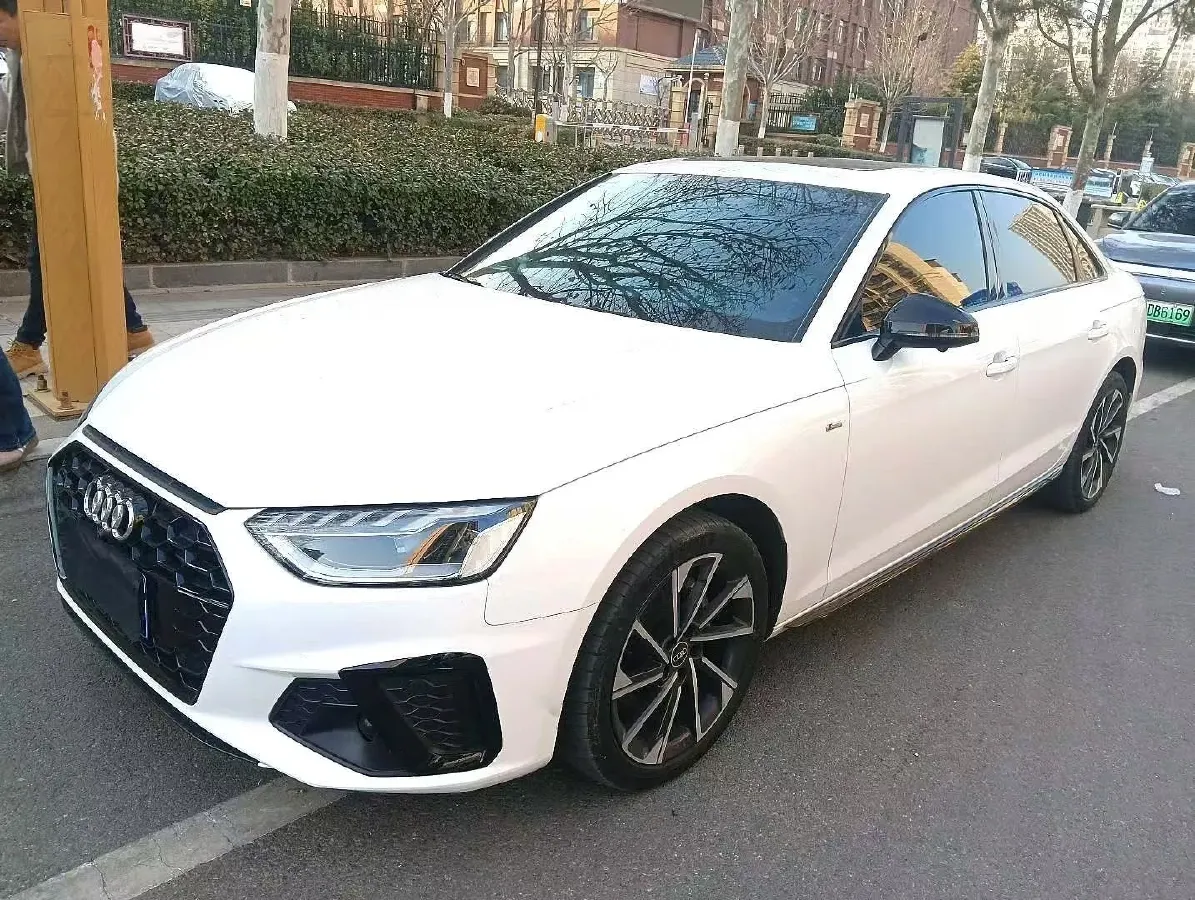 2023 Audi A4L 2.0T 190HP L4 7DCT,autocango,china used car exporter,china ev exporter,chinese used car exporter,chinese used ev exporter