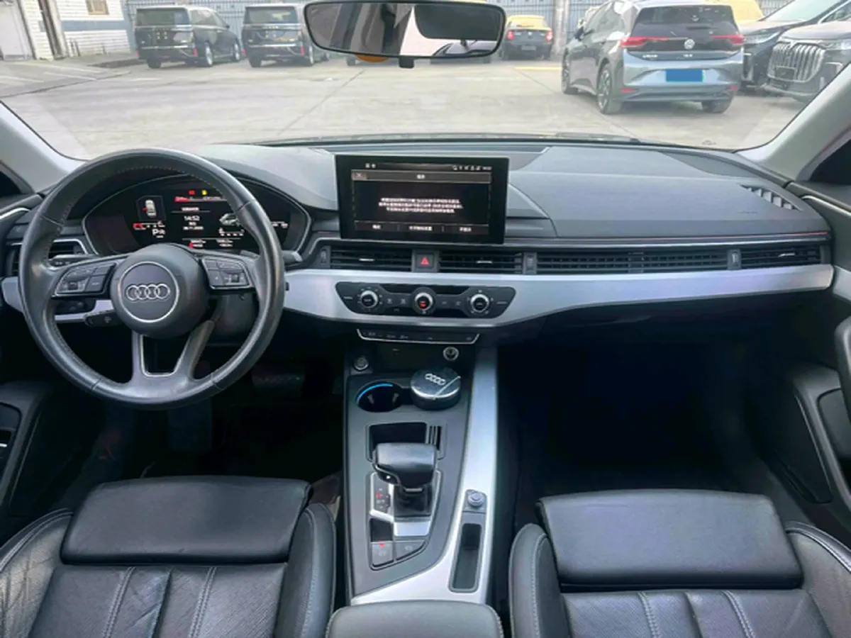 2022 Audi A4L 2.0T 190HP L4 7DCT,autocango,china used car exporter,china ev exporter,chinese used car exporter,chinese used ev exporter