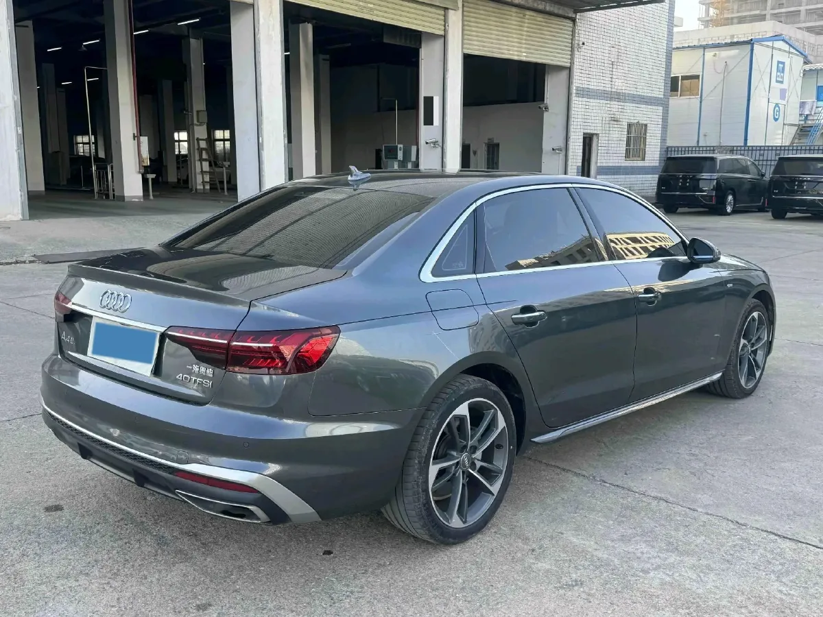 2022 Audi A4L 2.0T 190HP L4 7DCT,autocango,china used car exporter,china ev exporter,chinese used car exporter,chinese used ev exporter