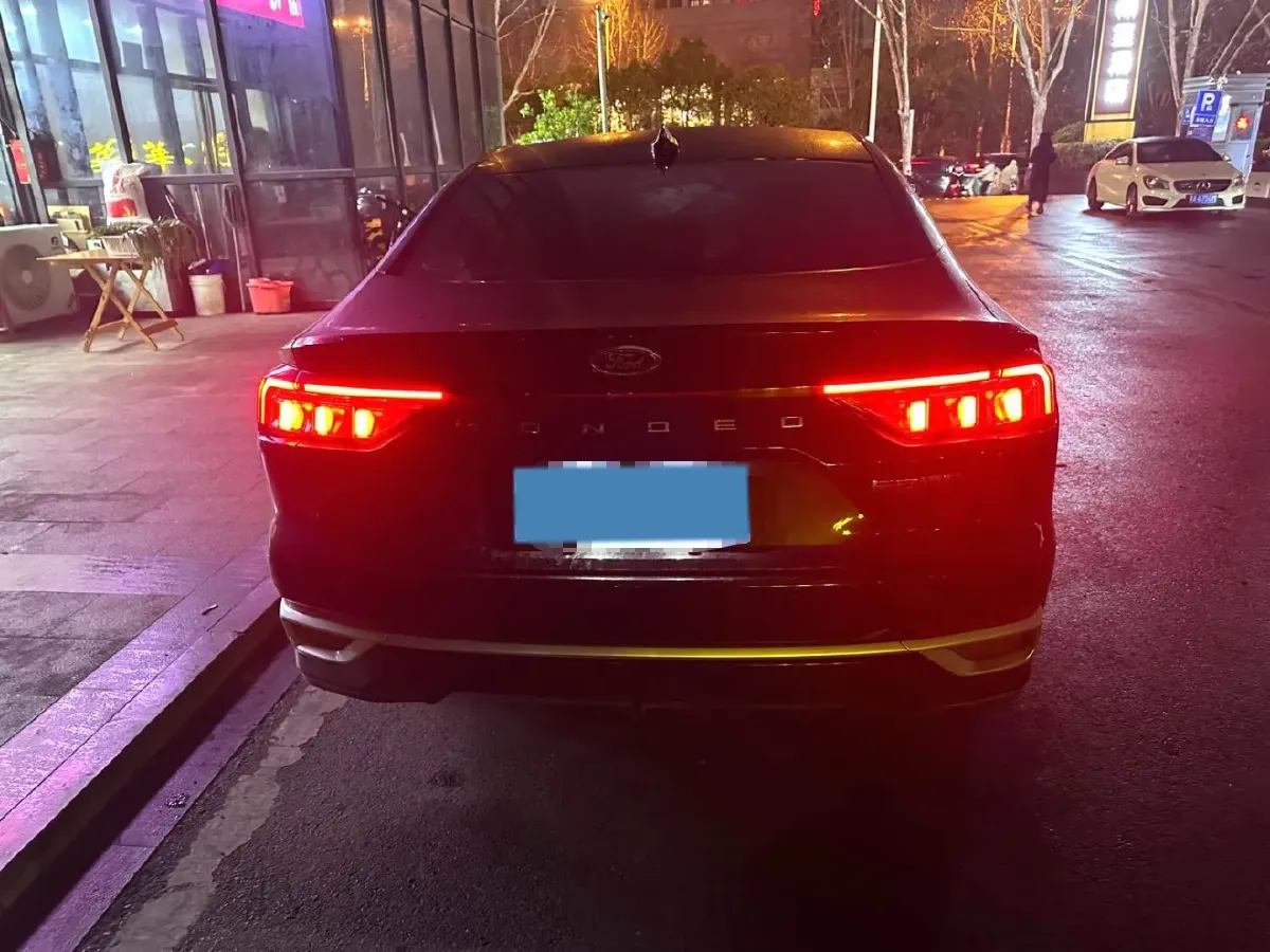 2025 Ford Mondeo 2.0T 254HP L4 8AT,autocango,china used car exporter,china ev exporter,chinese used car exporter,chinese used ev exporter