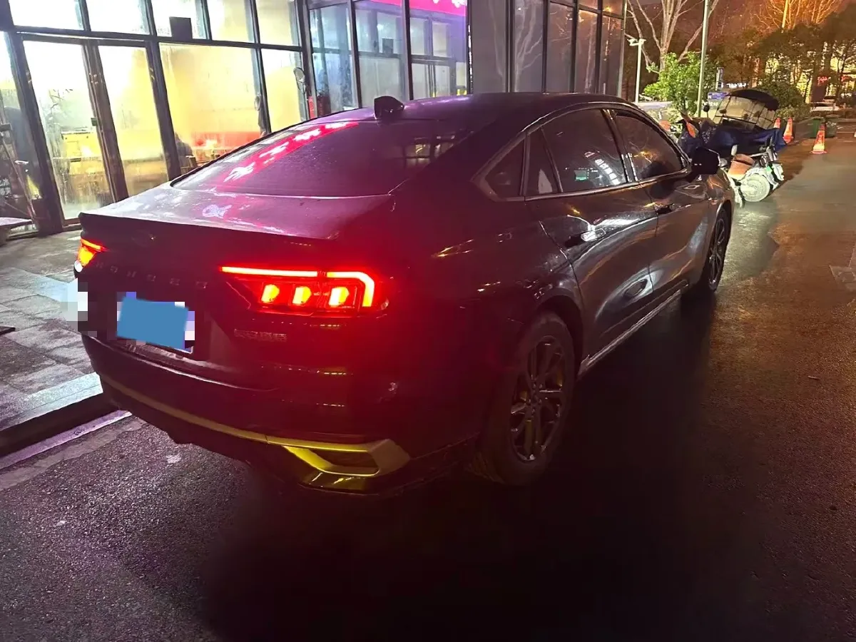 2025 Ford Mondeo 2.0T 254HP L4 8AT,autocango,china used car exporter,china ev exporter,chinese used car exporter,chinese used ev exporter