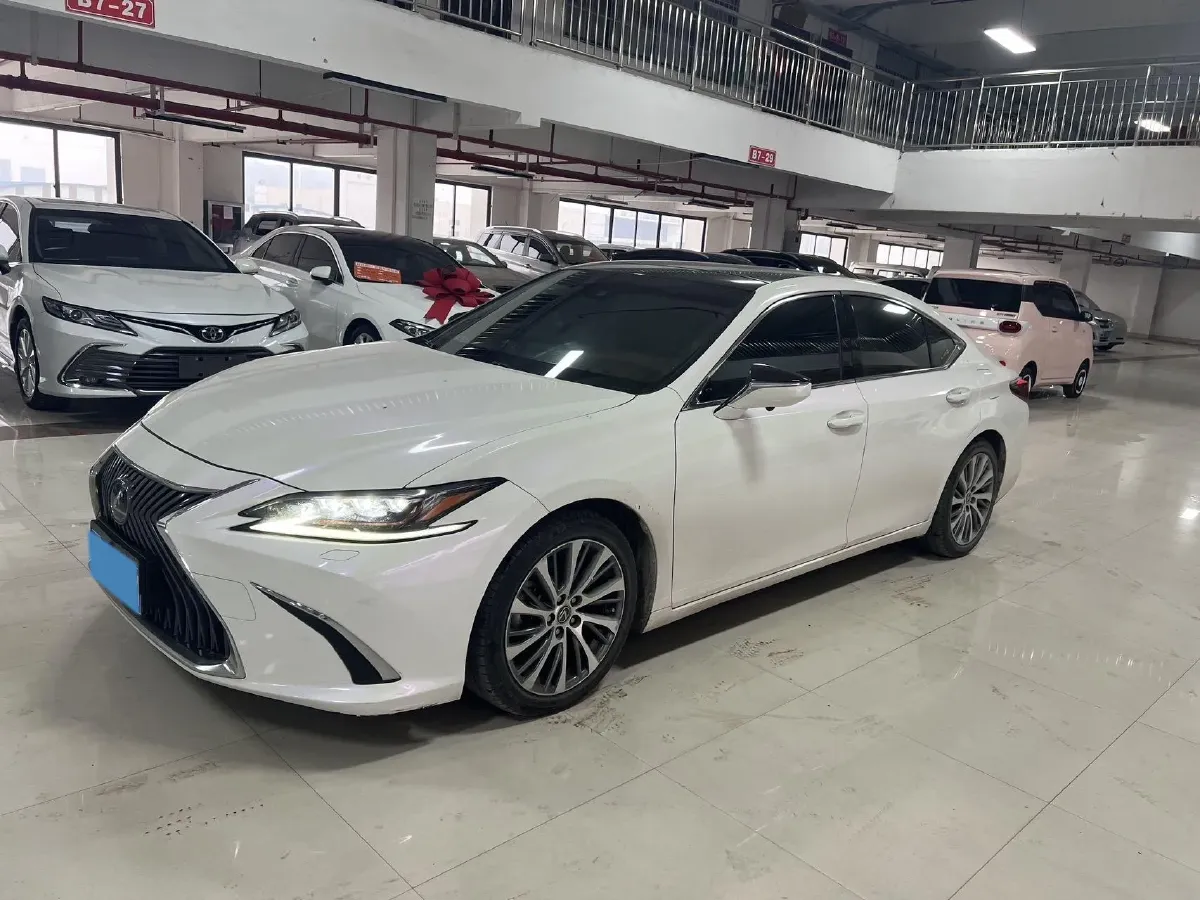 2018 Lexus ES 2.5L 207HP L4 8AT,autocango,china used car exporter,china ev exporter,chinese used car exporter,chinese used ev exporter