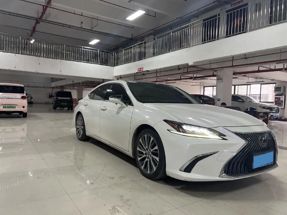 2018 Lexus ES 2.5L 207HP L4 8AT,autocango,china used car exporter,china ev exporter,chinese used car exporter,chinese used ev exporter