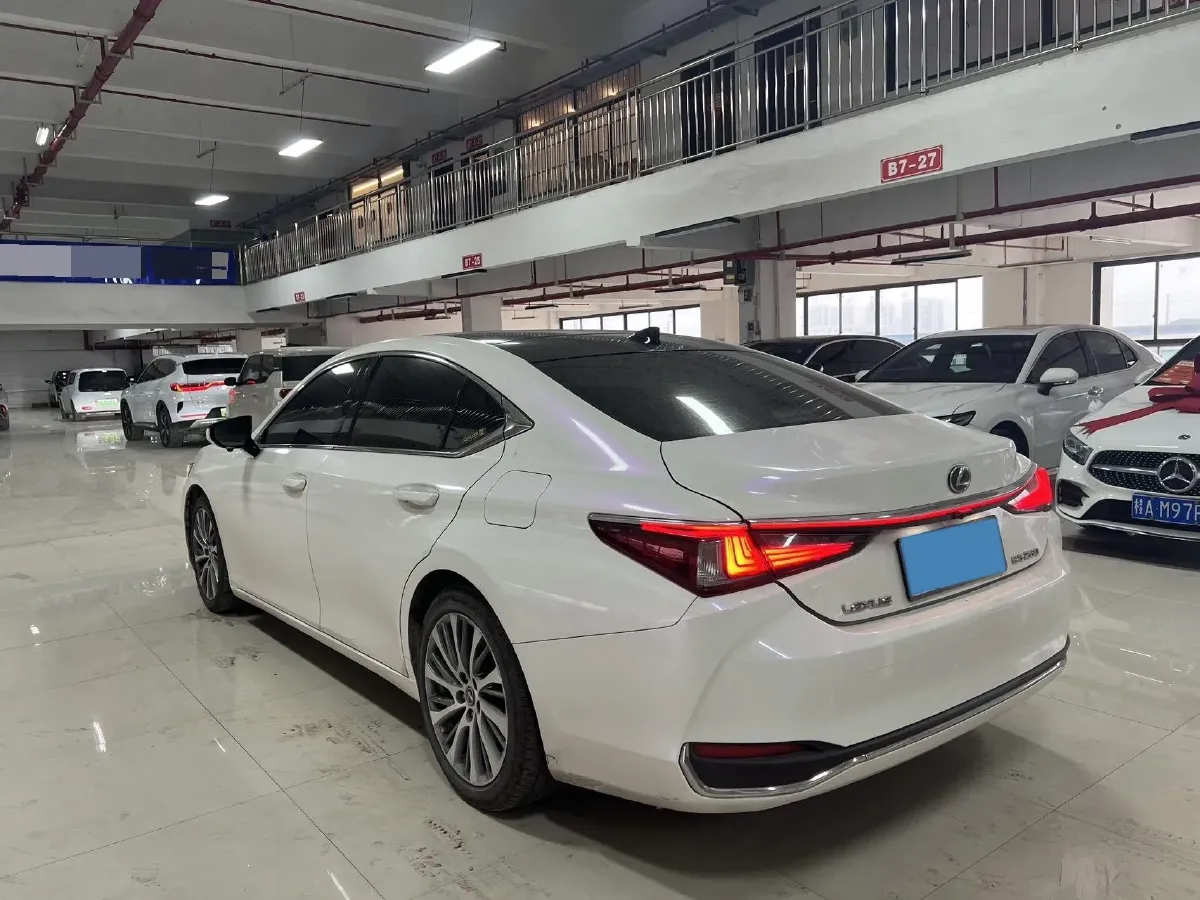 2018 Lexus ES 2.5L 207HP L4 8AT,autocango,china used car exporter,china ev exporter,chinese used car exporter,chinese used ev exporter