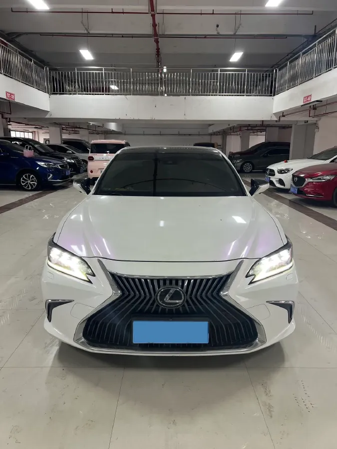 2018 Lexus ES 2.5L 207HP L4 8AT,autocango,china used car exporter,china ev exporter,chinese used car exporter,chinese used ev exporter