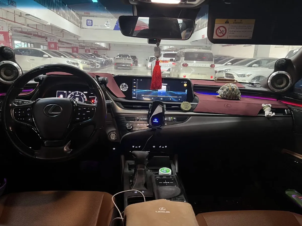 2018 Lexus ES 2.5L 207HP L4 8AT,autocango,china used car exporter,china ev exporter,chinese used car exporter,chinese used ev exporter