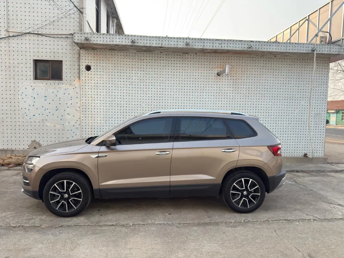 2020 Skoda Karoq 1.4T 150HP L4 7DCT,autocango,china used car exporter,china ev exporter,chinese used car exporter,chinese used ev exporter