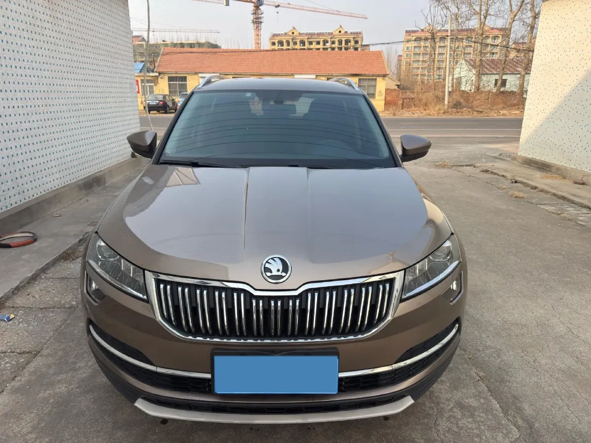 2020 Skoda Karoq 1.4T 150HP L4 7DCT,autocango,china used car exporter,china ev exporter,chinese used car exporter,chinese used ev exporter