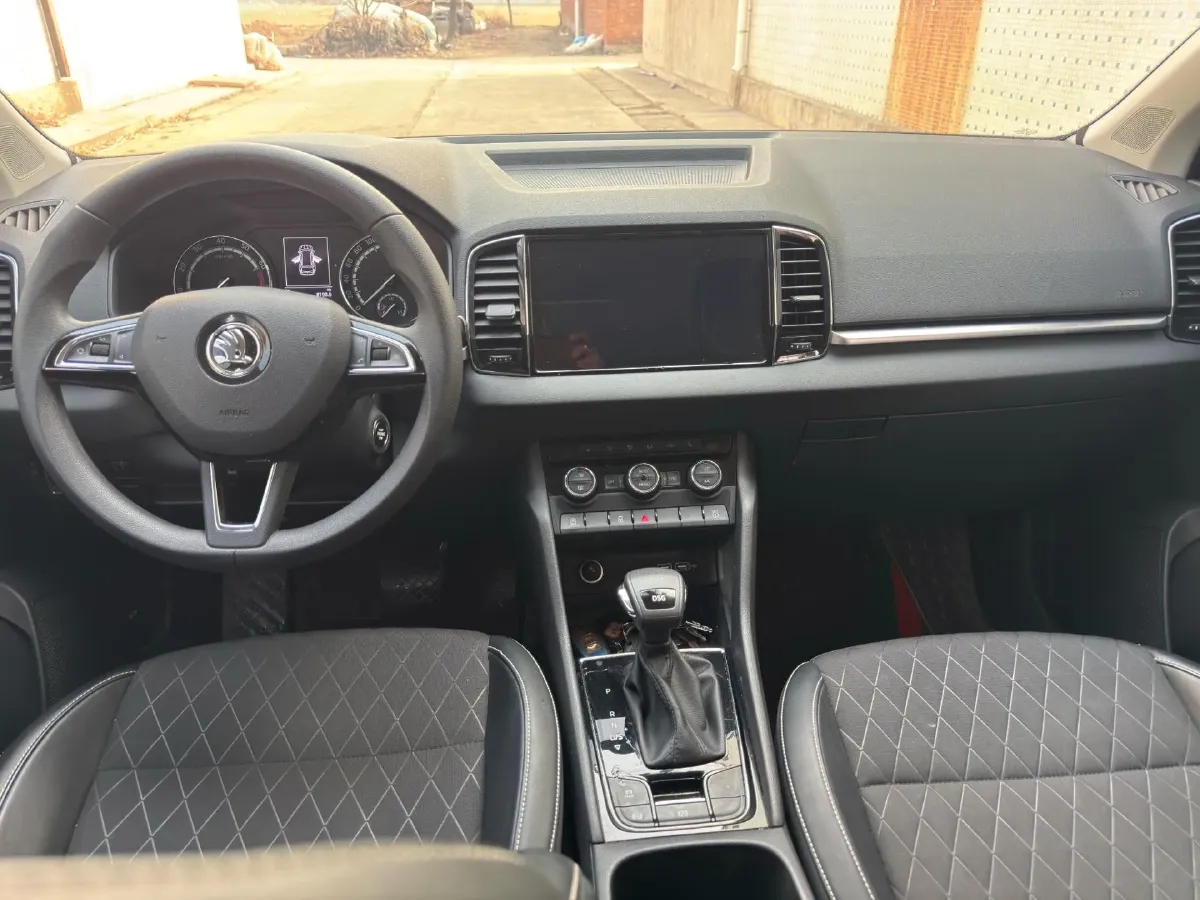 2020 Skoda Karoq 1.4T 150HP L4 7DCT,autocango,china used car exporter,china ev exporter,chinese used car exporter,chinese used ev exporter