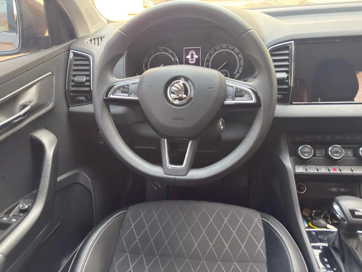 2020 Skoda Karoq 1.4T 150HP L4 7DCT,autocango,china used car exporter,china ev exporter,chinese used car exporter,chinese used ev exporter