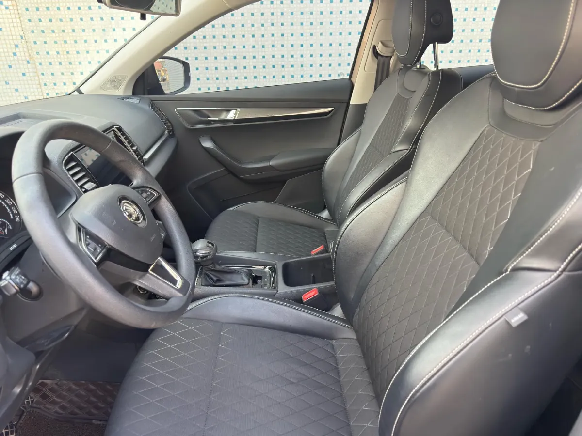 2020 Skoda Karoq 1.4T 150HP L4 7DCT,autocango,china used car exporter,china ev exporter,chinese used car exporter,chinese used ev exporter