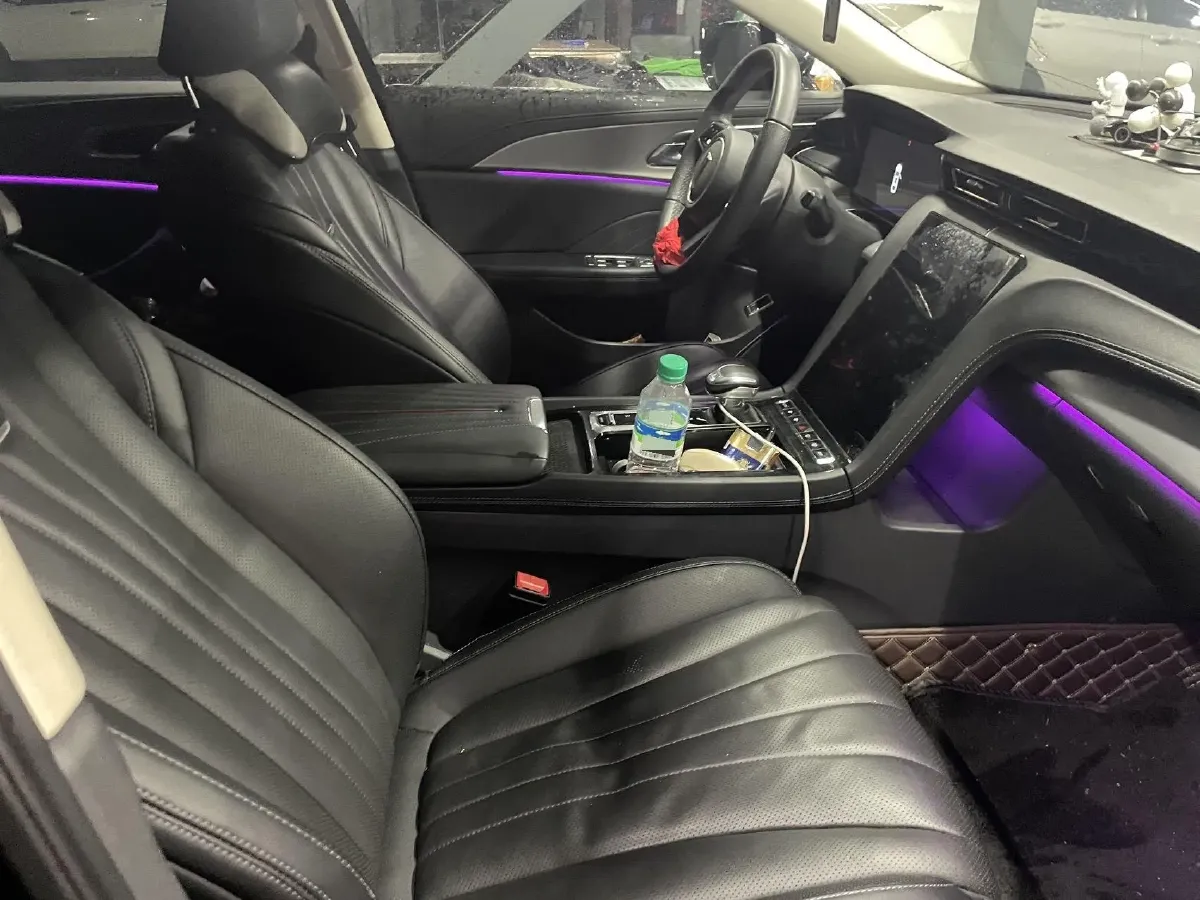 2023 HongQi H5 2.0T 224HP L4 8AT,autocango,china used car exporter,china ev exporter,chinese used car exporter,chinese used ev exporter