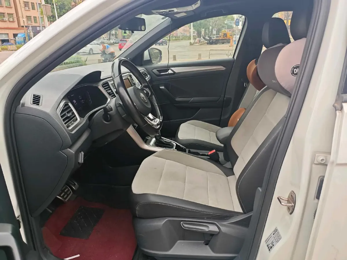 2020 Volkswagen T-Roc 1.4T 150HP L4 7DCT,autocango,china used car exporter,china ev exporter,chinese used car exporter,chinese used ev exporter