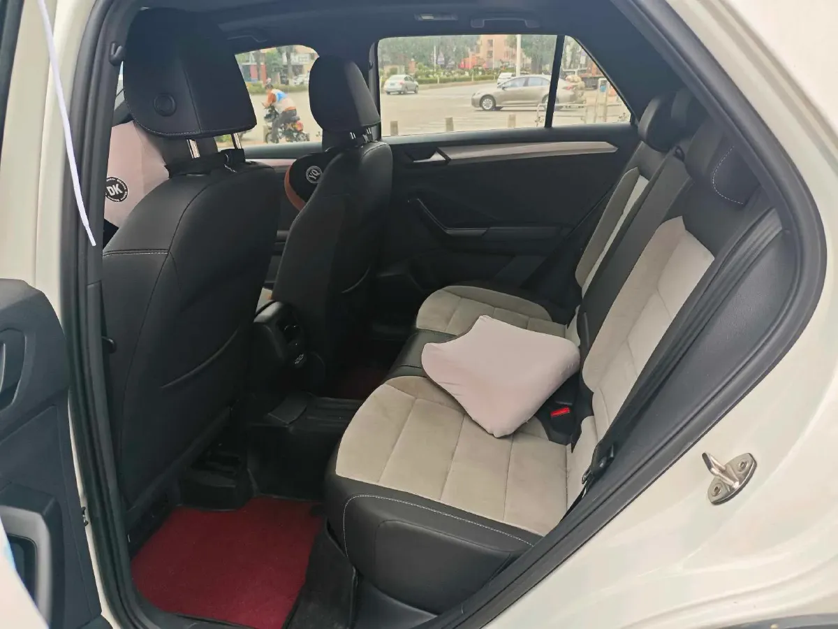 2020 Volkswagen T-Roc 1.4T 150HP L4 7DCT,autocango,china used car exporter,china ev exporter,chinese used car exporter,chinese used ev exporter