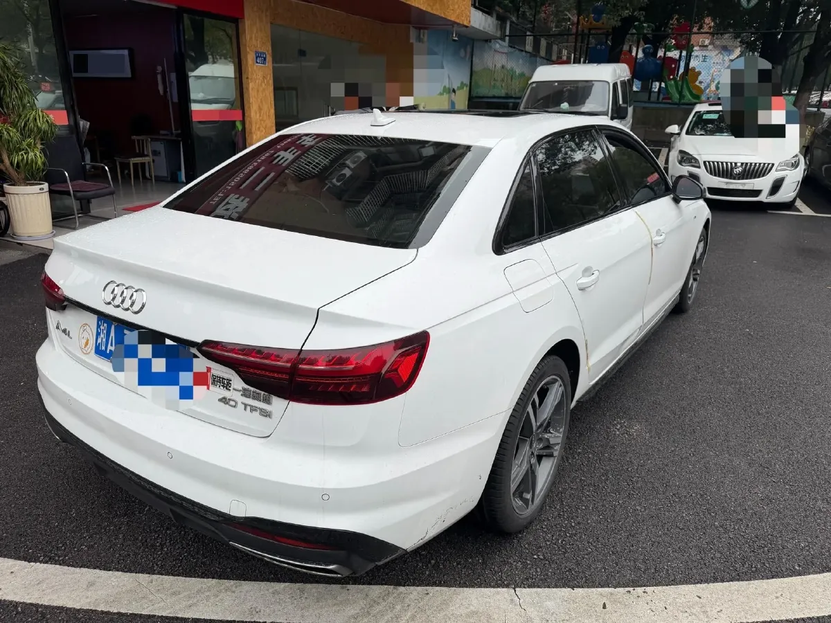 2022 Audi A4L 2.0T 190HP L4 7DCT,autocango,china used car exporter,china ev exporter,chinese used car exporter,chinese used ev exporter