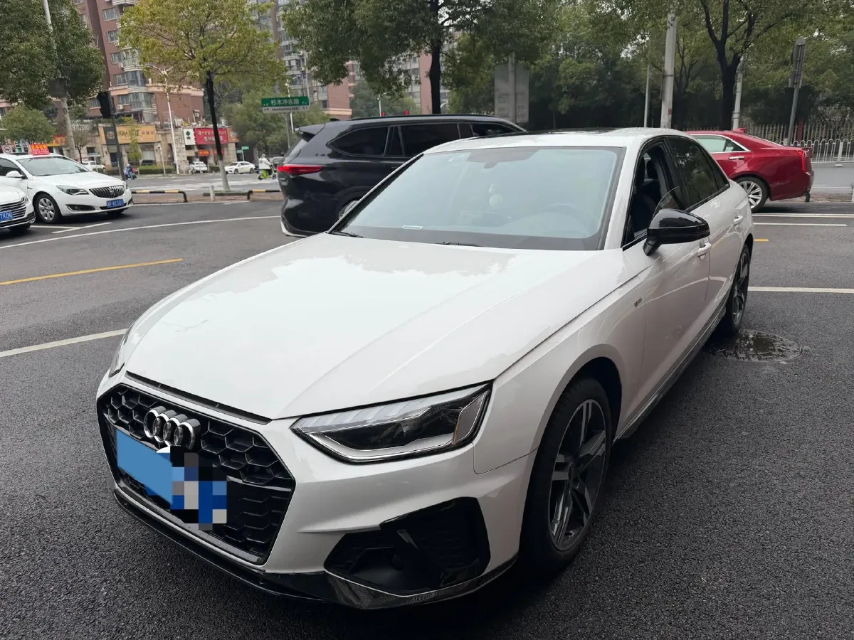 2022 Audi A4L 2.0T 190HP L4 7DCT,autocango,china used car exporter,china ev exporter,chinese used car exporter,chinese used ev exporter