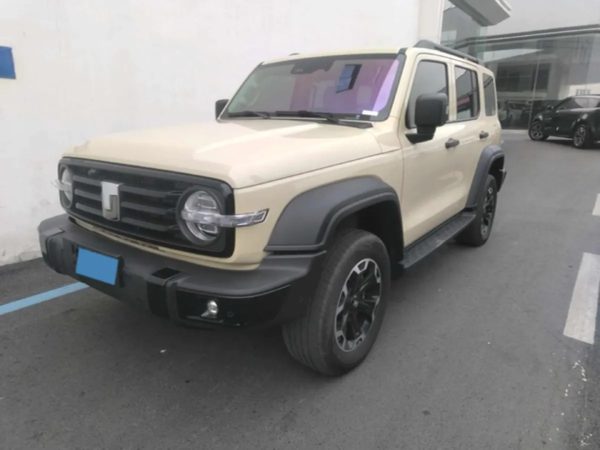 2025 Tank 300 2.0T 252HP L4 9AT PHEV,autocango,china used car exporter,china ev exporter,chinese used car exporter,chinese used ev exporter