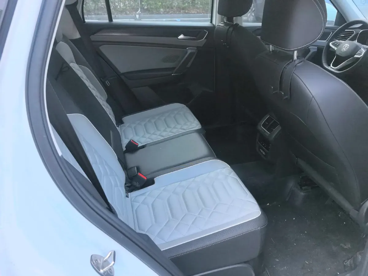 2024 Volkswagen Tayron 2.0T 186HP L4 7DCT,autocango,china used car exporter,china ev exporter,chinese used car exporter,chinese used ev exporter