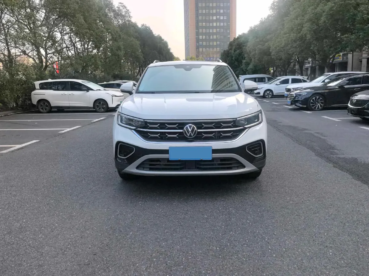 2024 Volkswagen Tayron 2.0T 186HP L4 7DCT,autocango,china used car exporter,china ev exporter,chinese used car exporter,chinese used ev exporter
