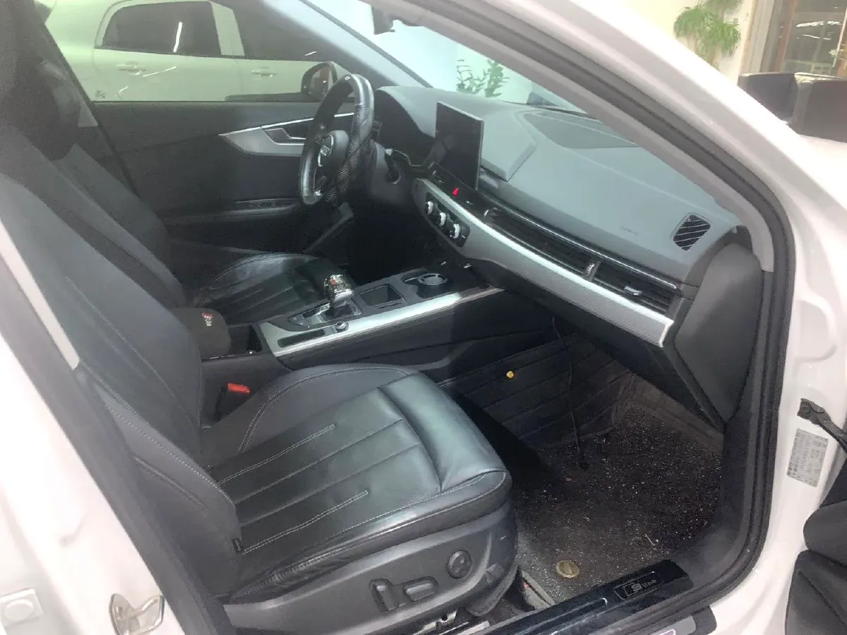 2020 Audi A4L 2.0T 190HP L4 7DCT,autocango,china used car exporter,china ev exporter,chinese used car exporter,chinese used ev exporter