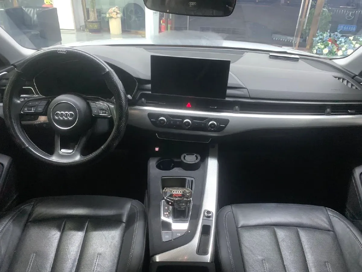 2020 Audi A4L 2.0T 190HP L4 7DCT,autocango,china used car exporter,china ev exporter,chinese used car exporter,chinese used ev exporter