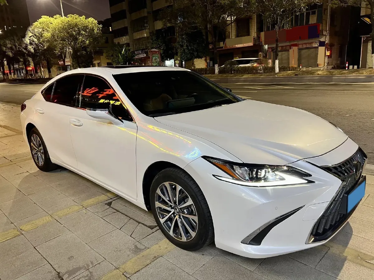 2022 Lexus ES 2.0L 173HP L4 CVT,autocango,china used car exporter,china ev exporter,chinese used car exporter,chinese used ev exporter
