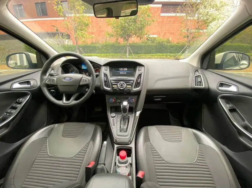 2017 Ford Focus 1.6L 125HP L4 6DCT,autocango,china used car exporter,china ev exporter,chinese used car exporter,chinese used ev exporter