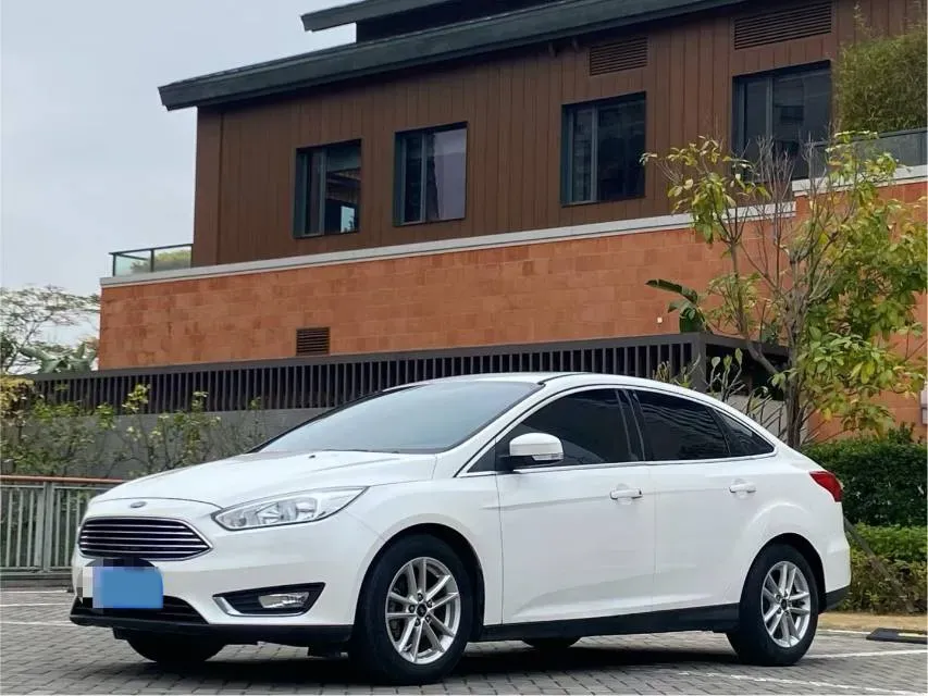 2017 Ford Focus 1.6L 125HP L4 6DCT,autocango,china used car exporter,china ev exporter,chinese used car exporter,chinese used ev exporter