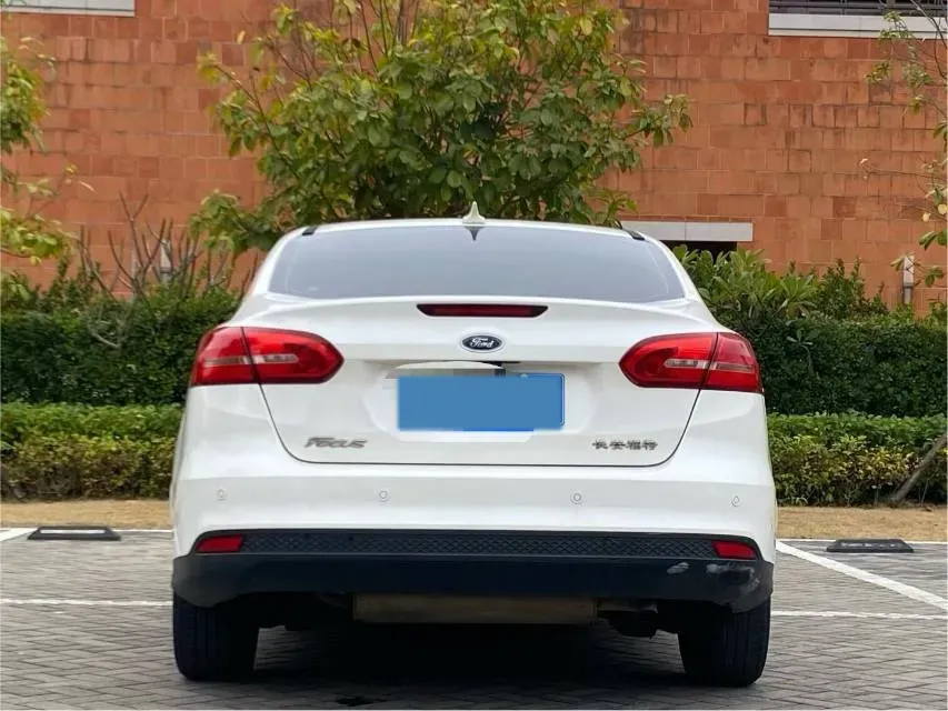 2017 Ford Focus 1.6L 125HP L4 6DCT,autocango,china used car exporter,china ev exporter,chinese used car exporter,chinese used ev exporter