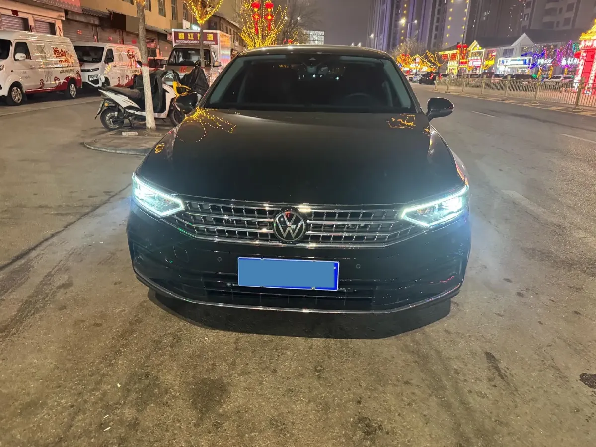 2025 Volkswagen Magotan 2.0T 186HP L4 7DCT,autocango,china used car exporter,china ev exporter,chinese used car exporter,chinese used ev exporter