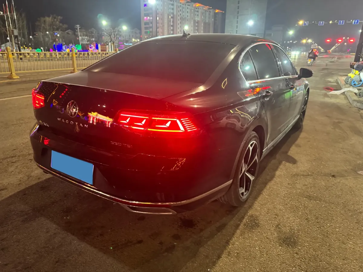 2025 Volkswagen Magotan 2.0T 186HP L4 7DCT,autocango,china used car exporter,china ev exporter,chinese used car exporter,chinese used ev exporter