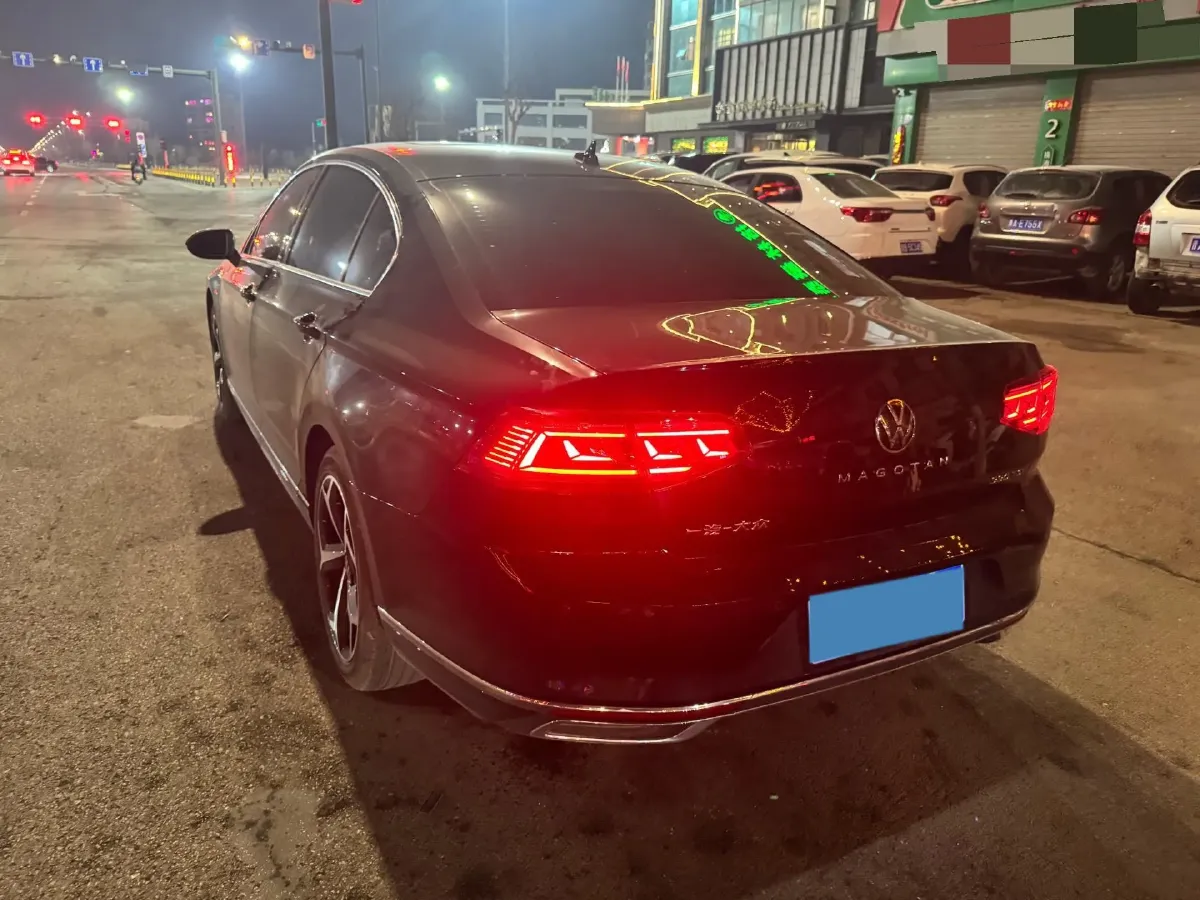 2025 Volkswagen Magotan 2.0T 186HP L4 7DCT,autocango,china used car exporter,china ev exporter,chinese used car exporter,chinese used ev exporter