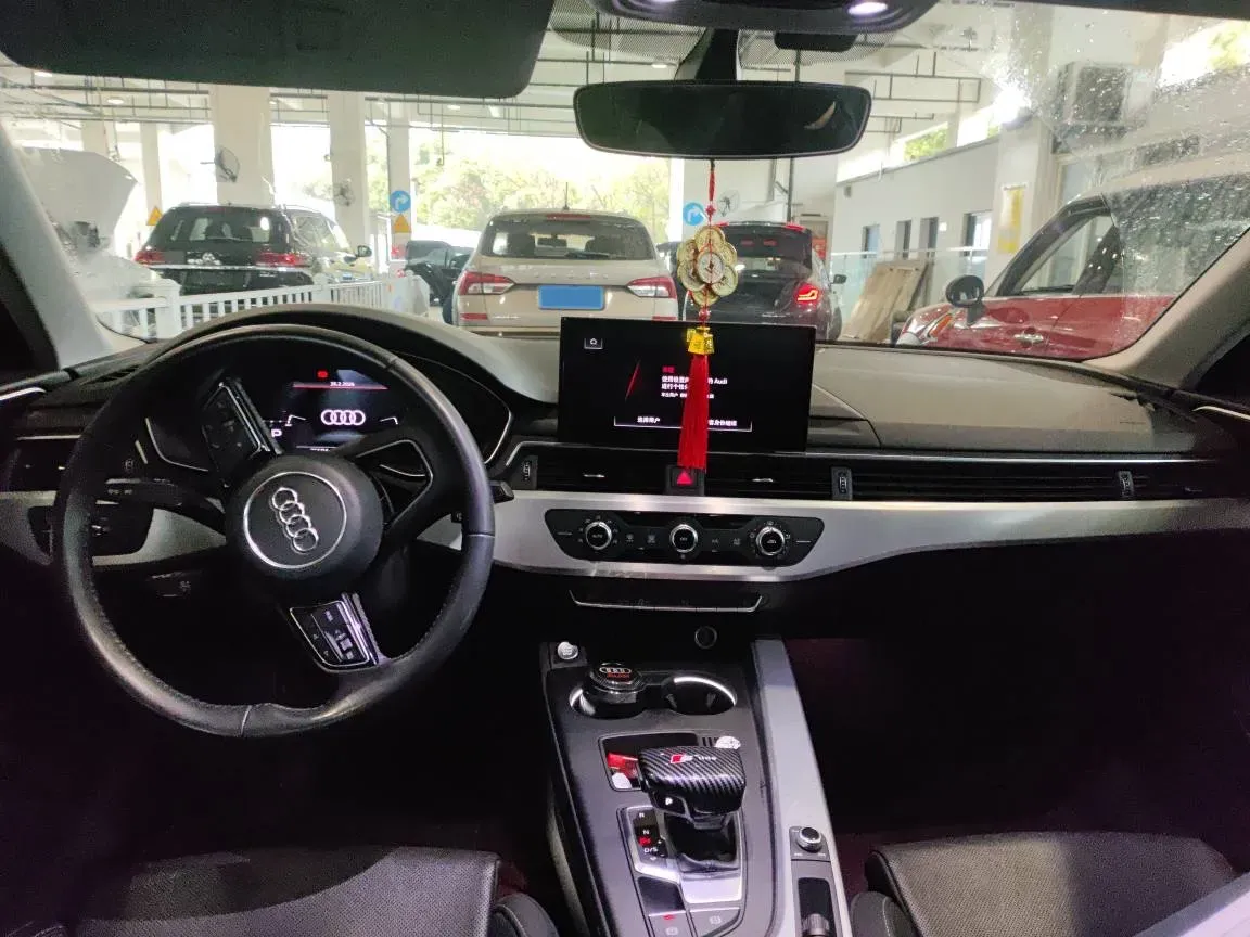 2020 Audi A4L 2.0T 190HP L4 7DCT,autocango,china used car exporter,china ev exporter,chinese used car exporter,chinese used ev exporter
