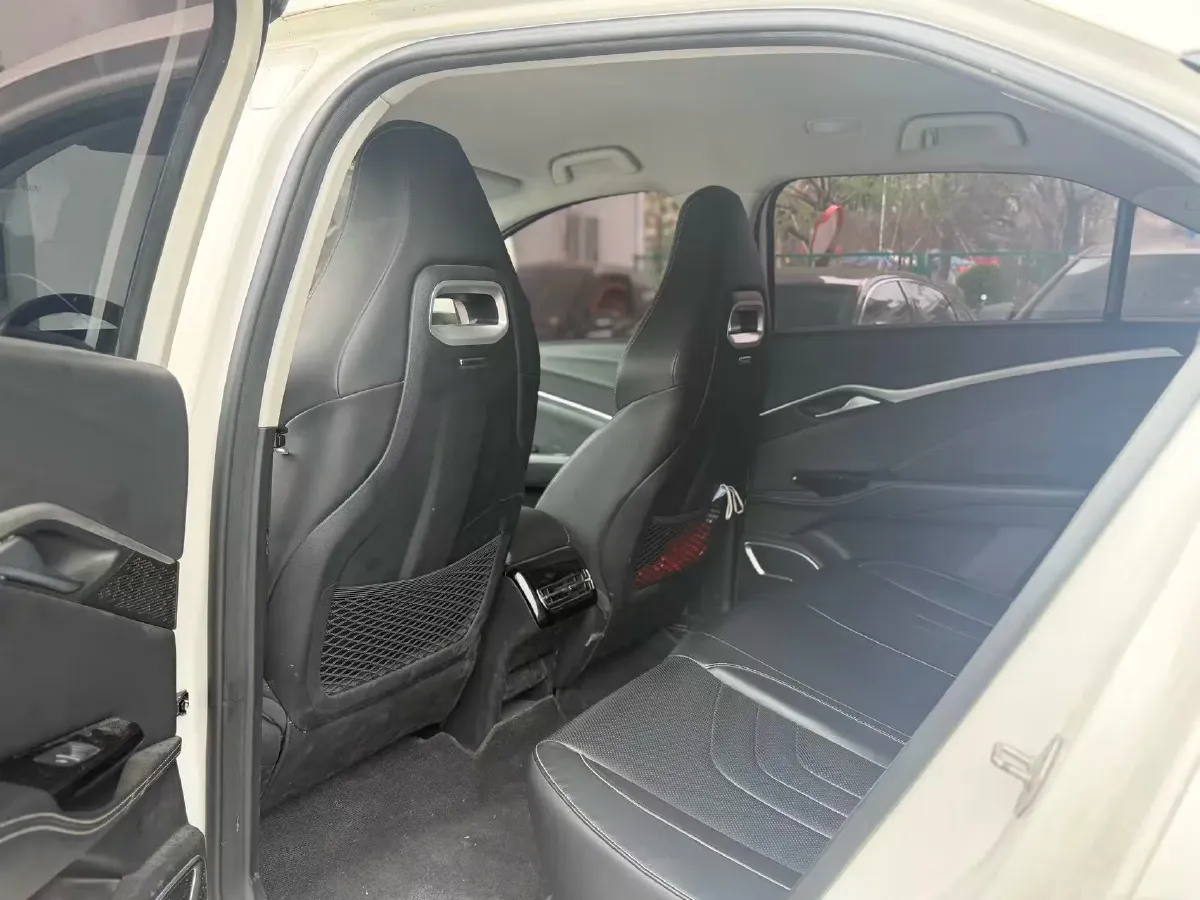 2021 Roewe RX5 1.5T 181HP L4 7DCT,autocango,china used car exporter,china ev exporter,chinese used car exporter,chinese used ev exporter