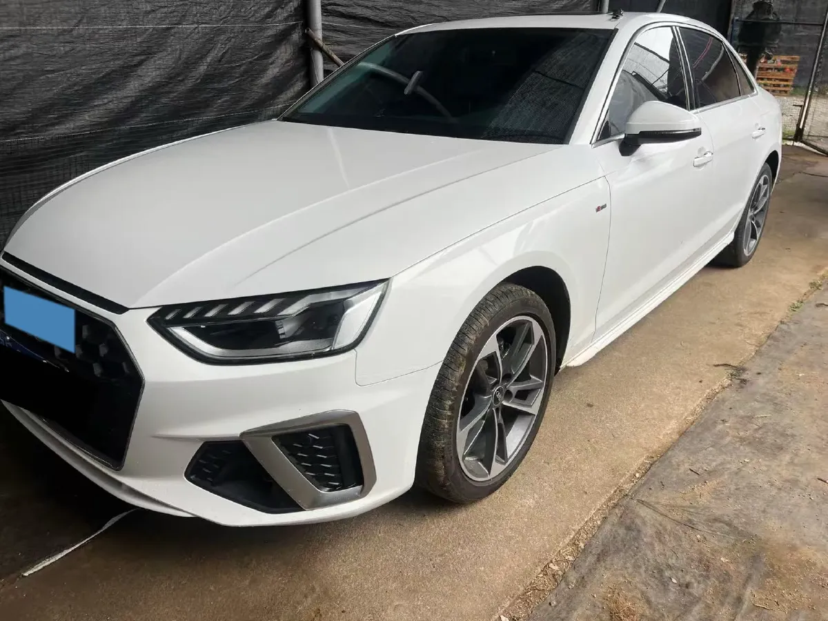 2024 Audi A4L 2.0T 190HP L4 7DCT,autocango,china used car exporter,china ev exporter,chinese used car exporter,chinese used ev exporter
