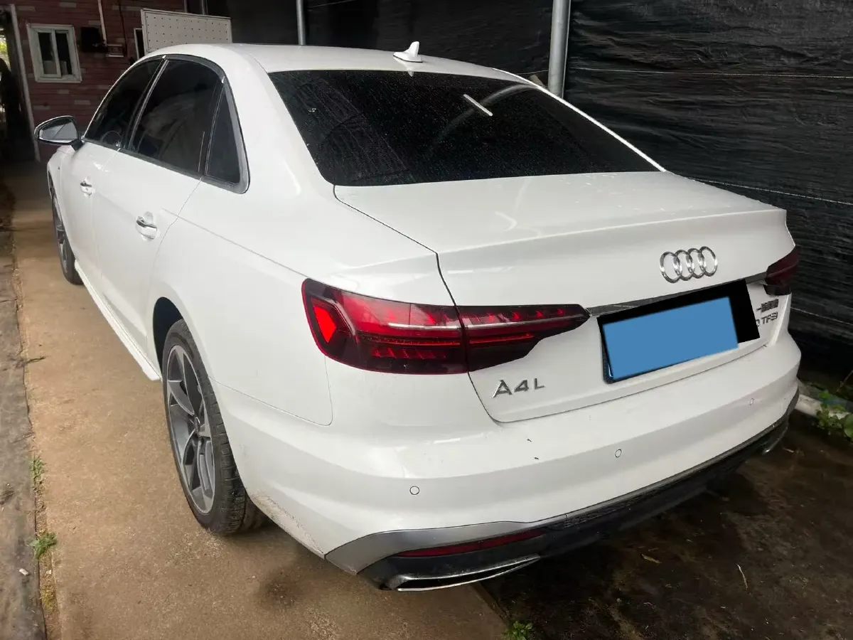2024 Audi A4L 2.0T 190HP L4 7DCT,autocango,china used car exporter,china ev exporter,chinese used car exporter,chinese used ev exporter