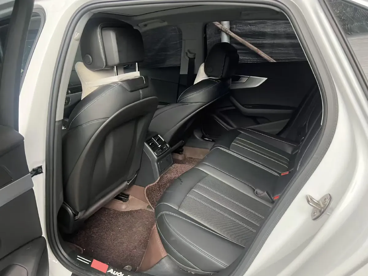 2024 Audi A4L 2.0T 190HP L4 7DCT,autocango,china used car exporter,china ev exporter,chinese used car exporter,chinese used ev exporter