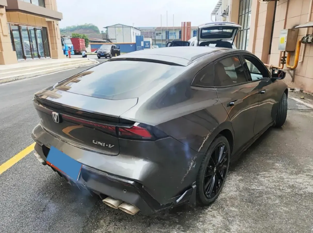 2023 ChangAn UNI-V 1.5T 188HP L4 7DCT,autocango,china used car exporter,china ev exporter,chinese used car exporter,chinese used ev exporter