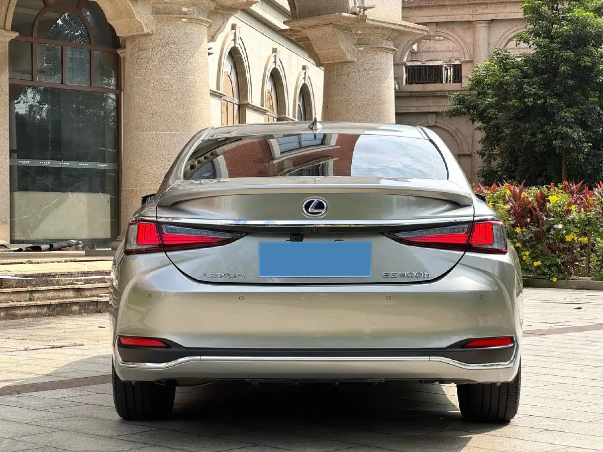 2021 Lexus ES 2.5L 178HP L4 E-CVT Hybrid,autocango,china used car exporter,china ev exporter,chinese used car exporter,chinese used ev exporter