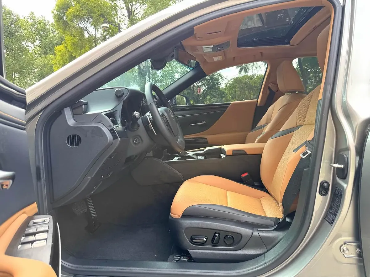 2021 Lexus ES 2.5L 178HP L4 E-CVT Hybrid,autocango,china used car exporter,china ev exporter,chinese used car exporter,chinese used ev exporter