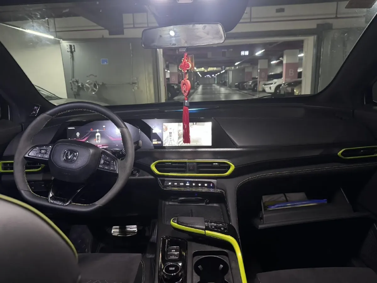 2021 ChangAn UNI-T 1.5T 180HP L4 7DCT,autocango,china used car exporter,china ev exporter,chinese used car exporter,chinese used ev exporter