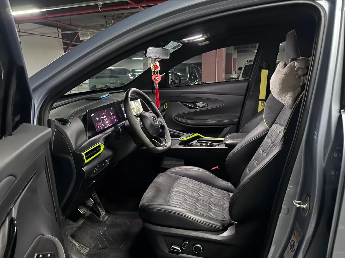 2021 ChangAn UNI-T 1.5T 180HP L4 7DCT,autocango,china used car exporter,china ev exporter,chinese used car exporter,chinese used ev exporter