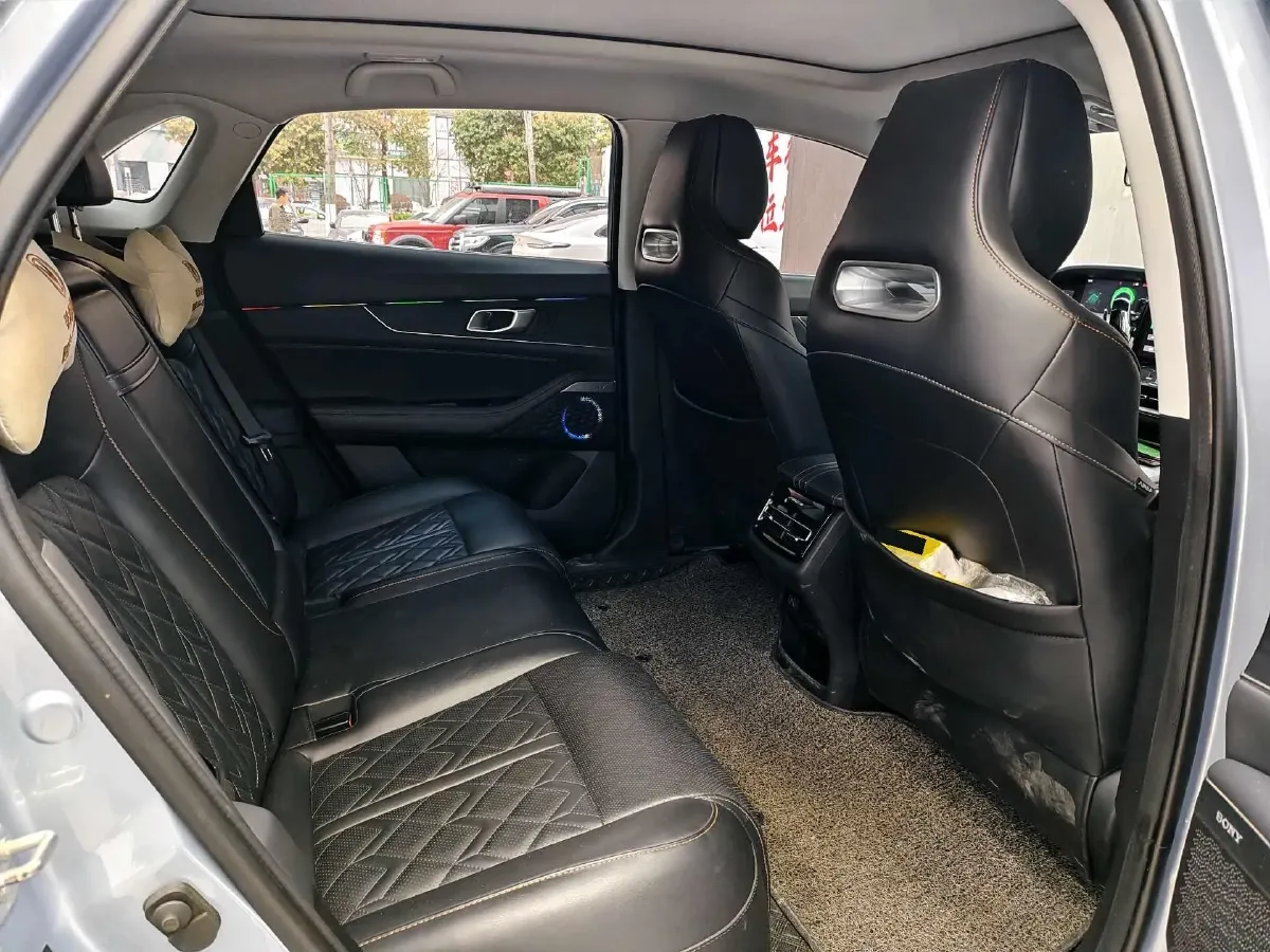 2021 ChangAn UNI-K 2.0T 233HP L4 8AT,autocango,china used car exporter,china ev exporter,chinese used car exporter,chinese used ev exporter