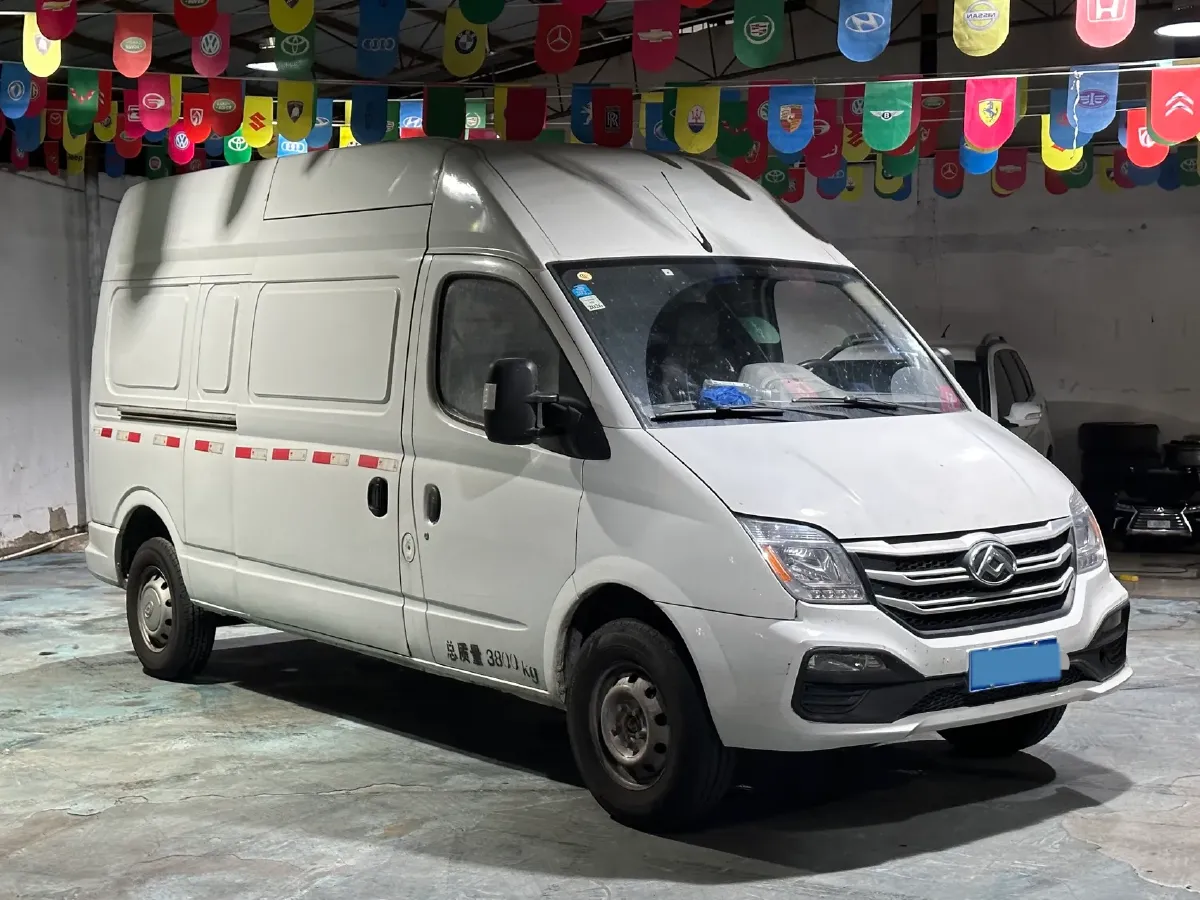 2019 MAXUS XinTu V80 2.0T 139HP L4 6MT,autocango,china used car exporter,china ev exporter,chinese used car exporter,chinese used ev exporter
