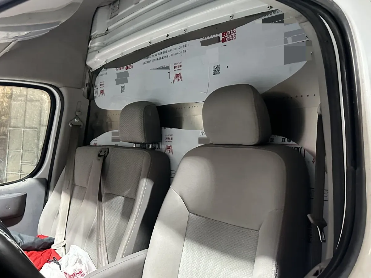 2019 MAXUS XinTu V80 2.0T 139HP L4 6MT,autocango,china used car exporter,china ev exporter,chinese used car exporter,chinese used ev exporter