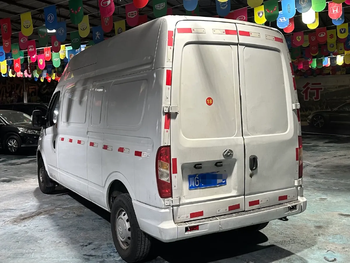 2019 MAXUS XinTu V80 2.0T 139HP L4 6MT,autocango,china used car exporter,china ev exporter,chinese used car exporter,chinese used ev exporter
