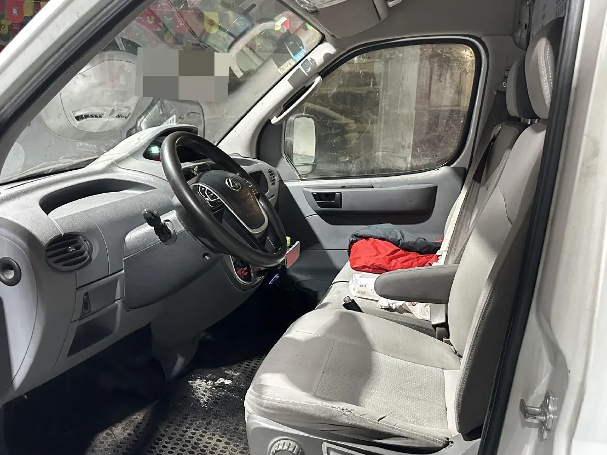 2019 MAXUS XinTu V80 2.0T 139HP L4 6MT,autocango,china used car exporter,china ev exporter,chinese used car exporter,chinese used ev exporter